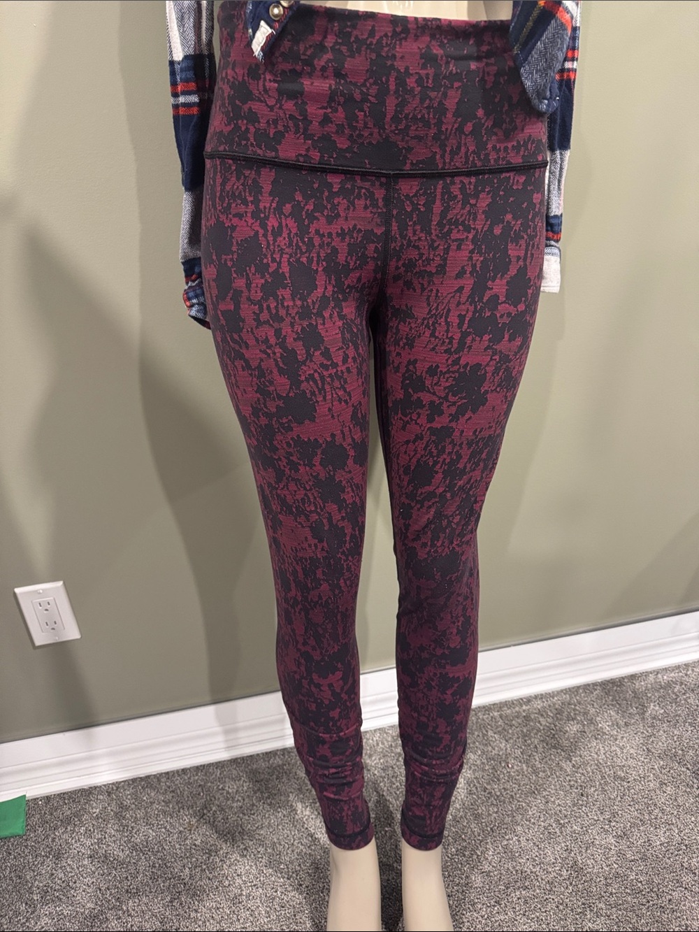 lululemon athletica Burgundy & Black Allover Print High-Rise Leggings size 12